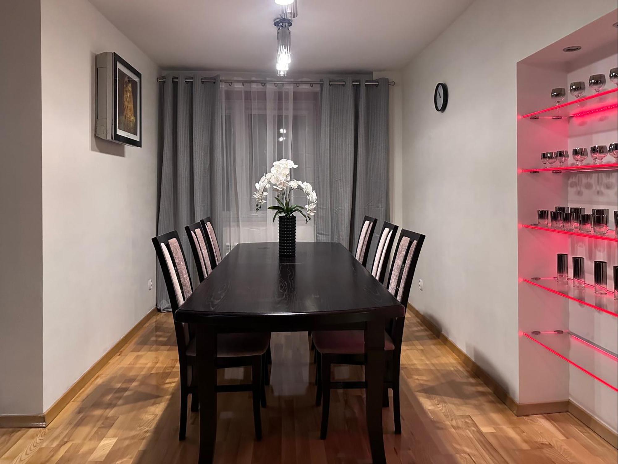 Large, Luxury Condo With Sauna แชมิตช์ ภายนอก รูปภาพ